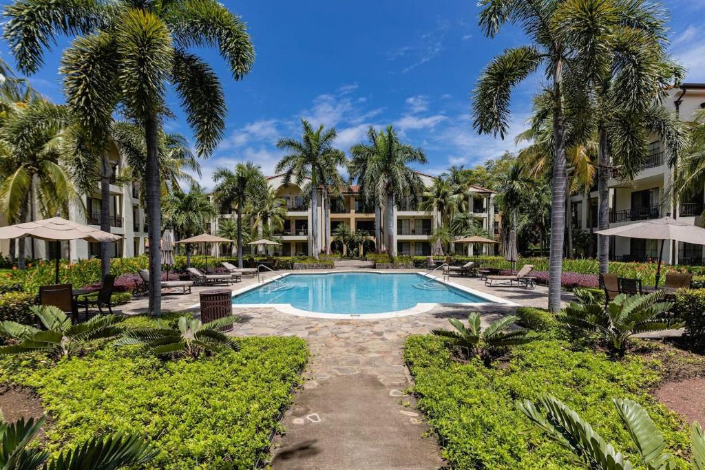 Bazén v ubytování Casa Khe 3br Condo In Pacifico 4 Guests nebo v jeho okolí