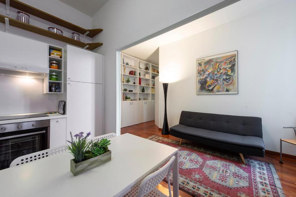 Stylish Apartment at Isola-Garibaldi District - B Home