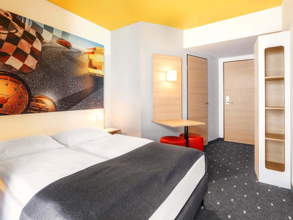 B&B Hotel Stuttgart-Zuffenhausen - 