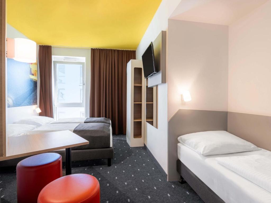 B&B Hotel Stuttgart-Zuffenhausen - 