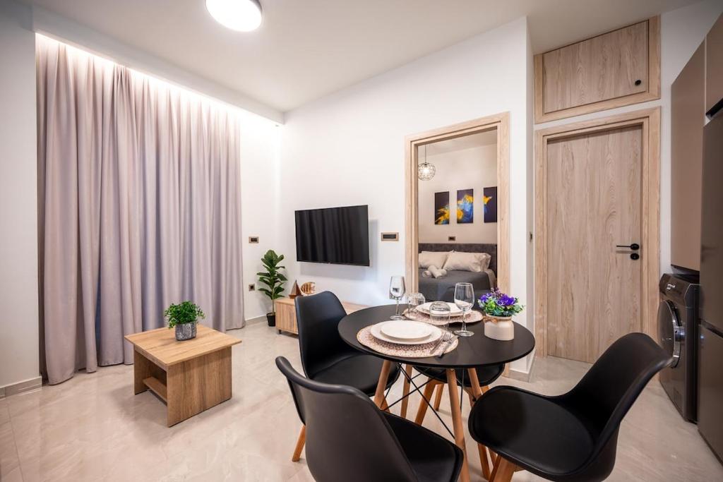 TV a/nebo společenská místnost v ubytování Corner Apartment