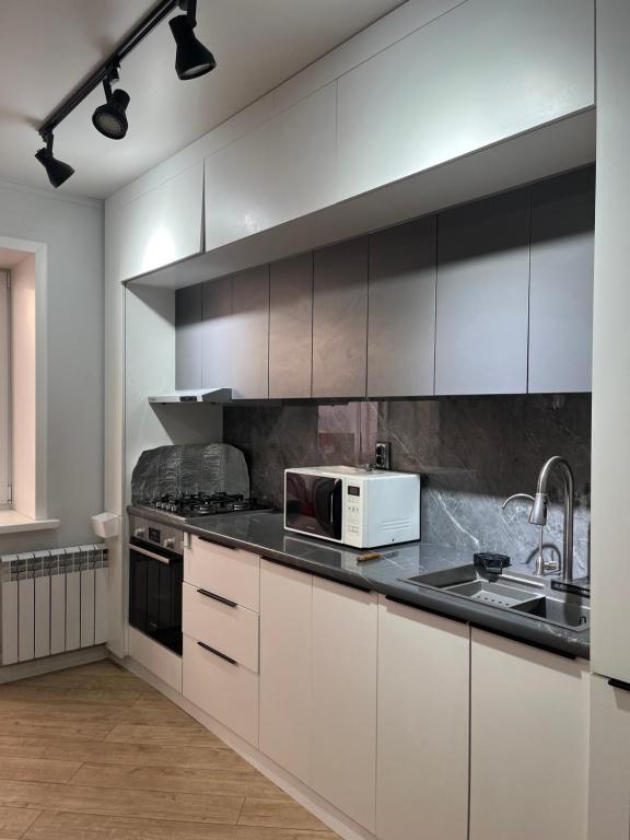 Nhà bếp/bếp nhỏ tại Абая 244