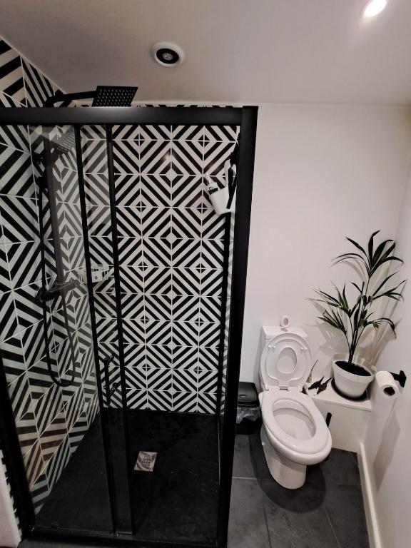 Whole Annexe in our family home & private entrance 3