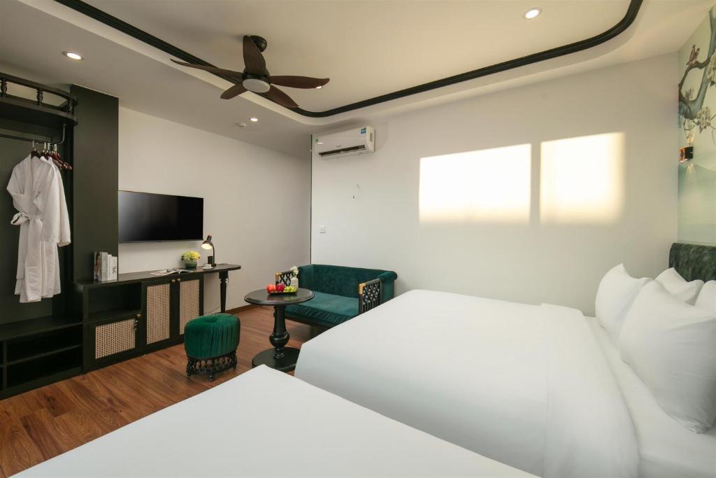 Phòng 3 Người Nhìn Ra Thành Phố