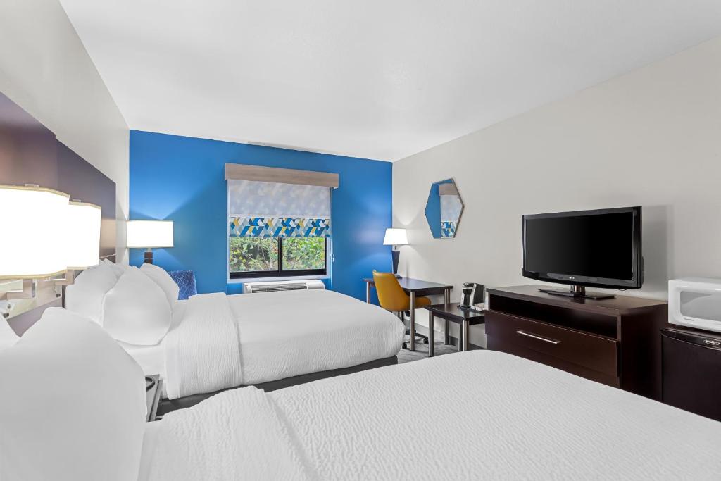 Holiday Inn Express & Suites Cross Lanes by IHG - Camera Queen Standard Con Due Letti Queen