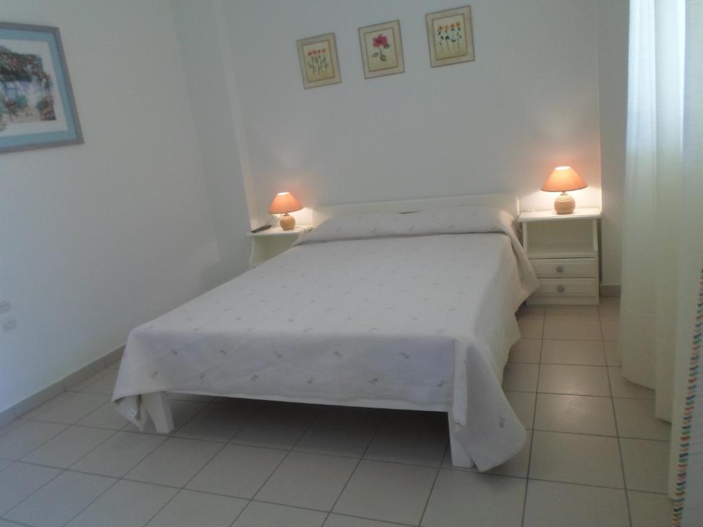 Posteľ alebo postele v izbe v ubytovaní Heliovasilema (Sunset) Apartments and Studios