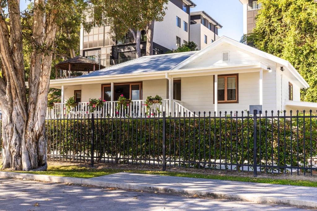 South West Rocks Waterfront Cottage, South West Rocks (updated prices 2026)