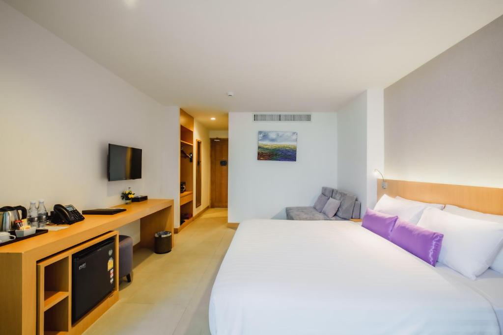 The Lunar Patong - Resim 6