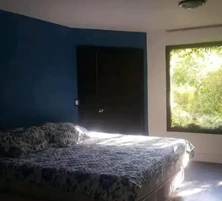 Casa quinta con jardín y pileta