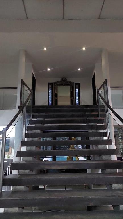 Casa quinta con jardín y pileta