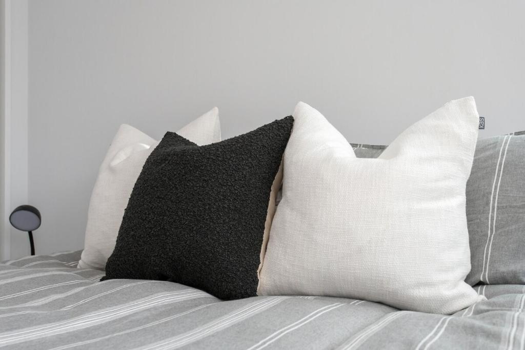 Sun Filled Living Hagley Park Hospital 2BR 2BA - Resim 18