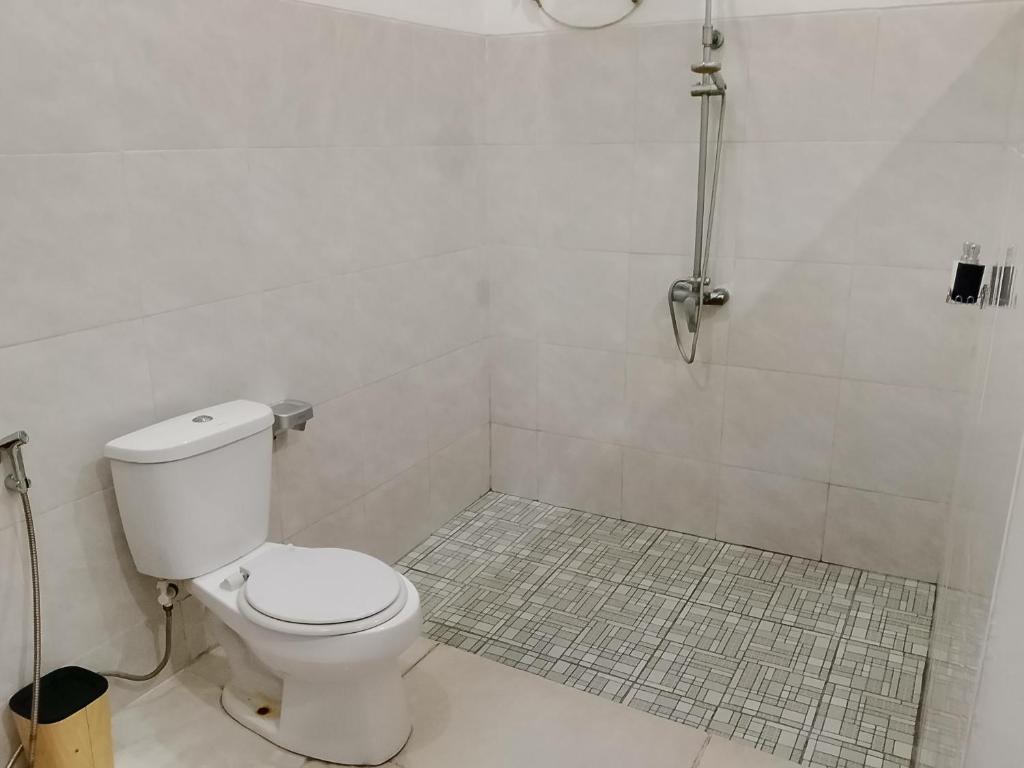 Salle de bains dans l'établissement Lovina villa cinta