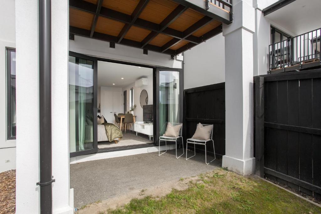 Sun Filled Living Hagley Park Hospital 2BR 2BA - Resim 38