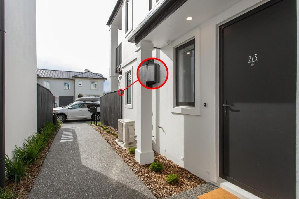 Sun Filled Living Hagley Park Hospital 2BR 2BA - Resim 39