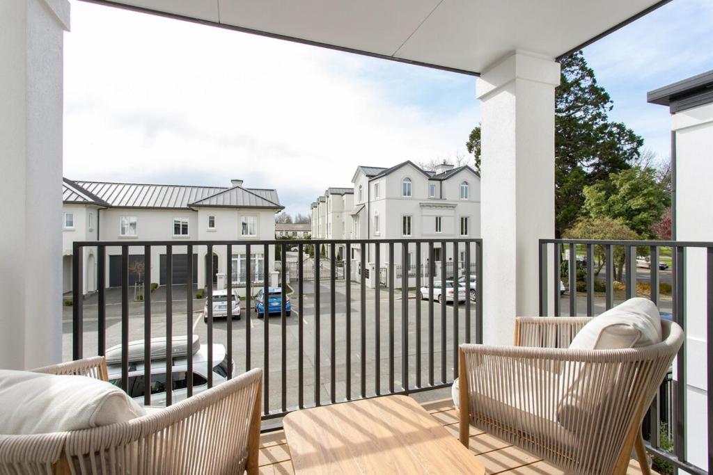 Sun Filled Living Hagley Park Hospital 2BR 2BA - Resim 40