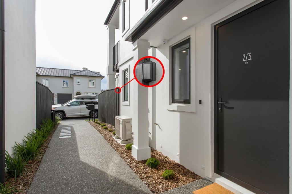 Sun Filled Living Hagley Park Hospital 2BR 2BA - Resim 41