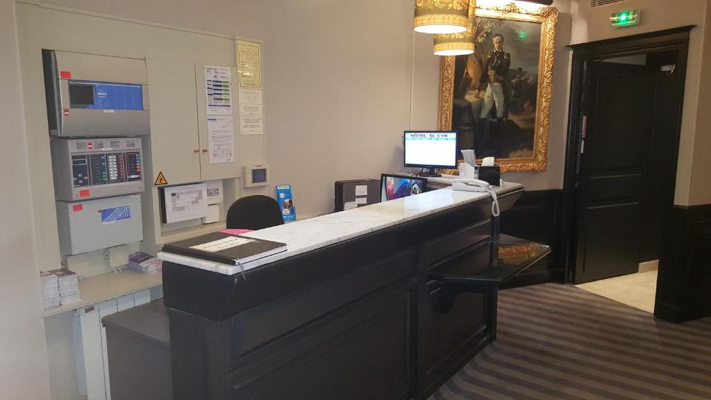 Hotel Saint Cyr Etoile - Resim 40