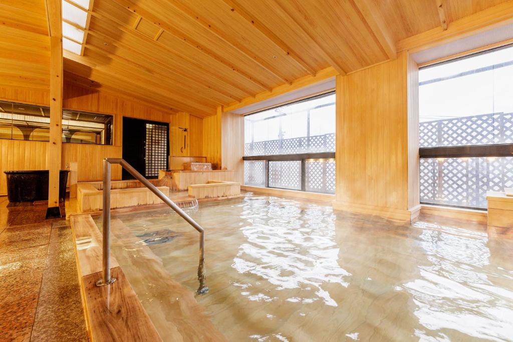 Πισίνα στο ή κοντά στο Ooedo Onsen Monogatari Yamashiro Saichoraku