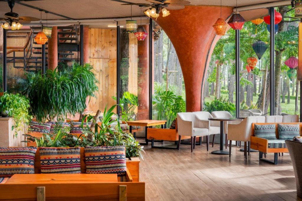 Phoenix Moc Chau Resort