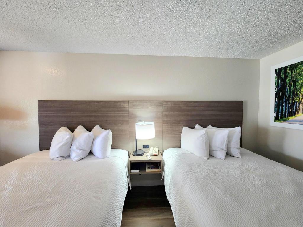 Days Inn by Wyndham San Marcos photo