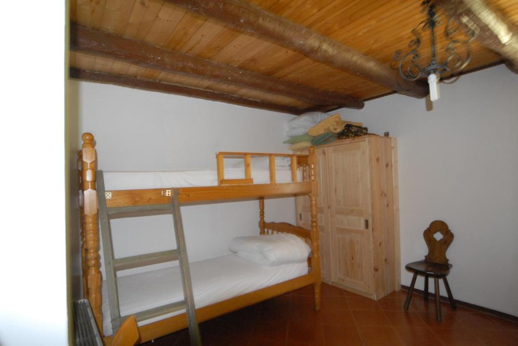 Country Villa Altare - Three-Bedroom Apartment