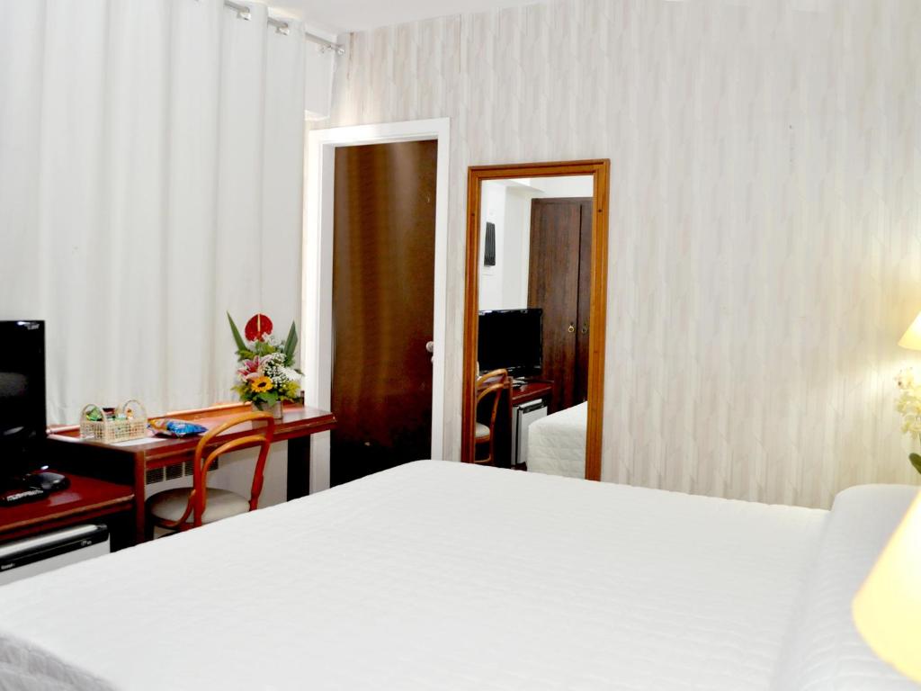  Caravelle Palace Hotel