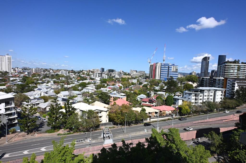 Shafston Service Apartment - Resim 13