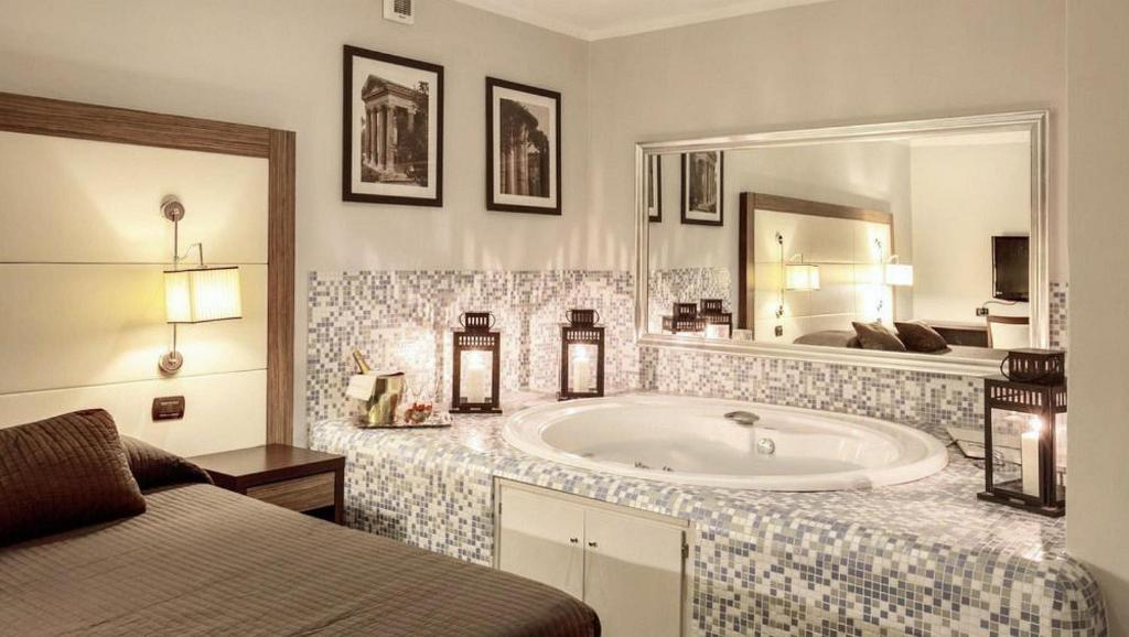 The Strand Hotel - Resim 21