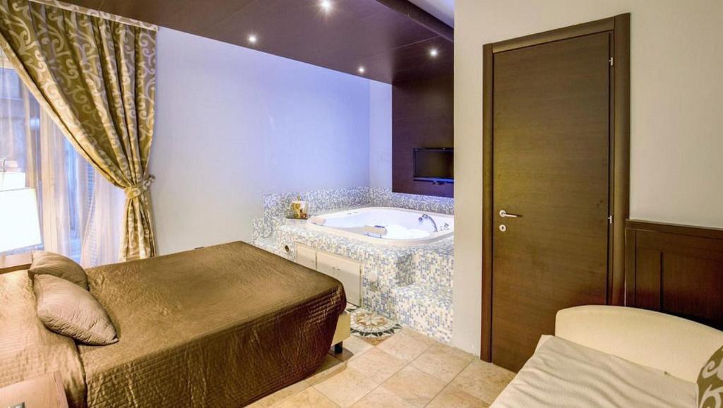 The Strand Hotel - Resim 19