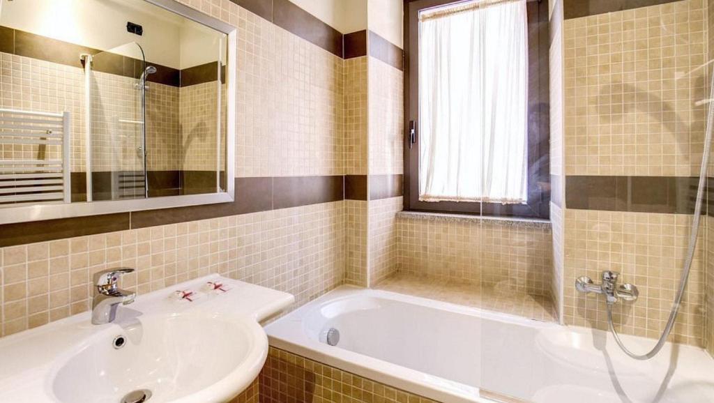 The Strand Hotel - Resim 25