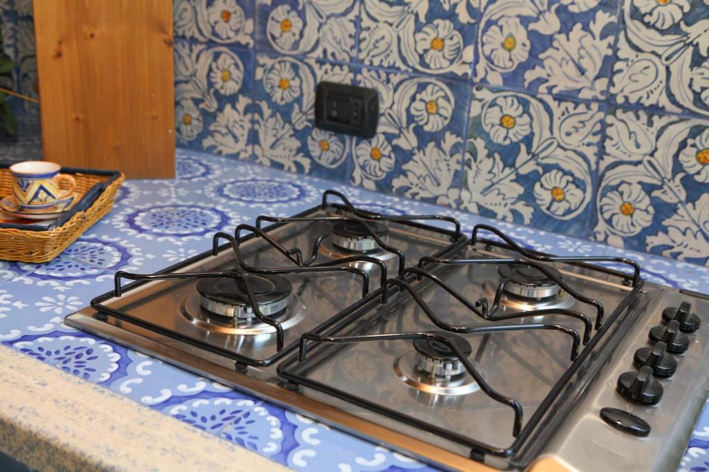 Kuchyňa alebo kuchynka v ubytovaní Villa Eleonora