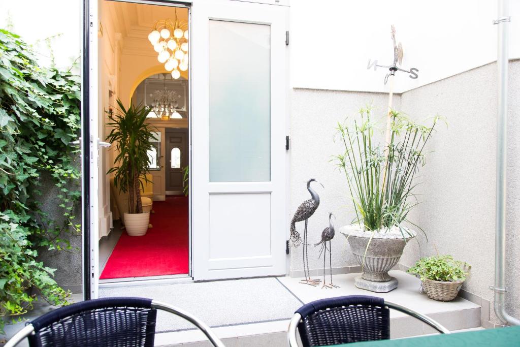 Very Central, 5 min to city center, Self Check In - Resim 30