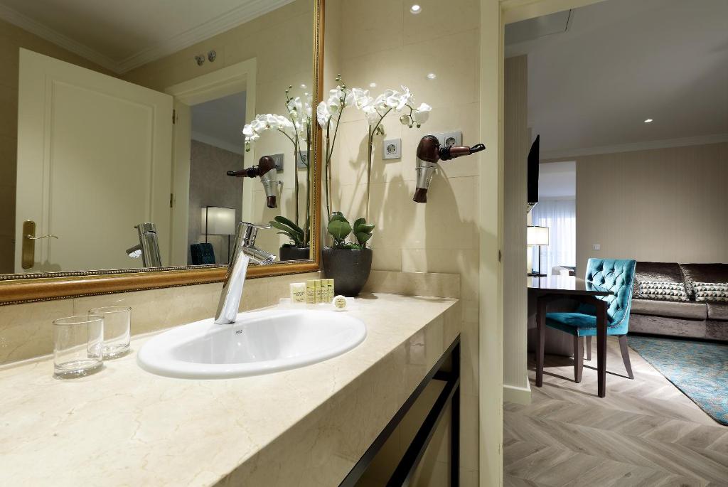 Eurostars Casa de la Lírica - Resim 21