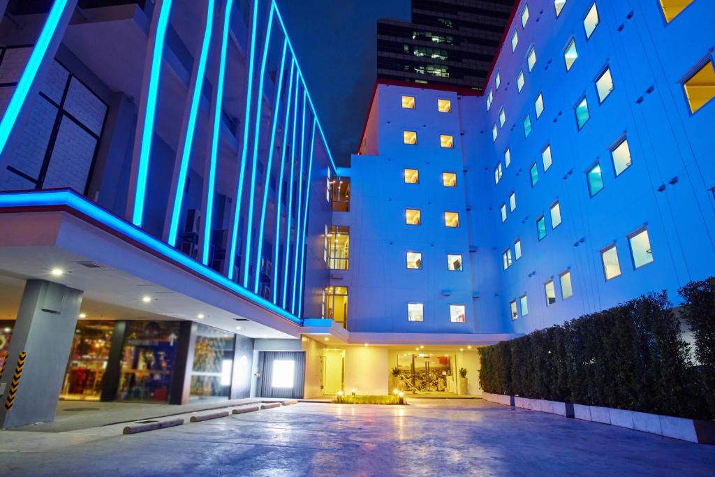 Easy Planet Bangkok Surawong - Resim 5