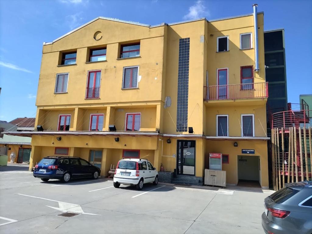 Afbeelding uit fotogalerij van Casasport Alessandria - Stanza Doppia con bagno privato in Alessandria