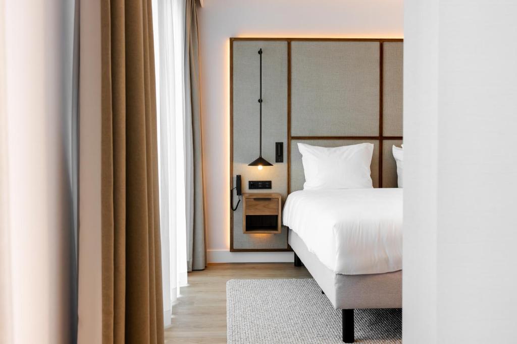 
Deluxe Double Room with Castle View
