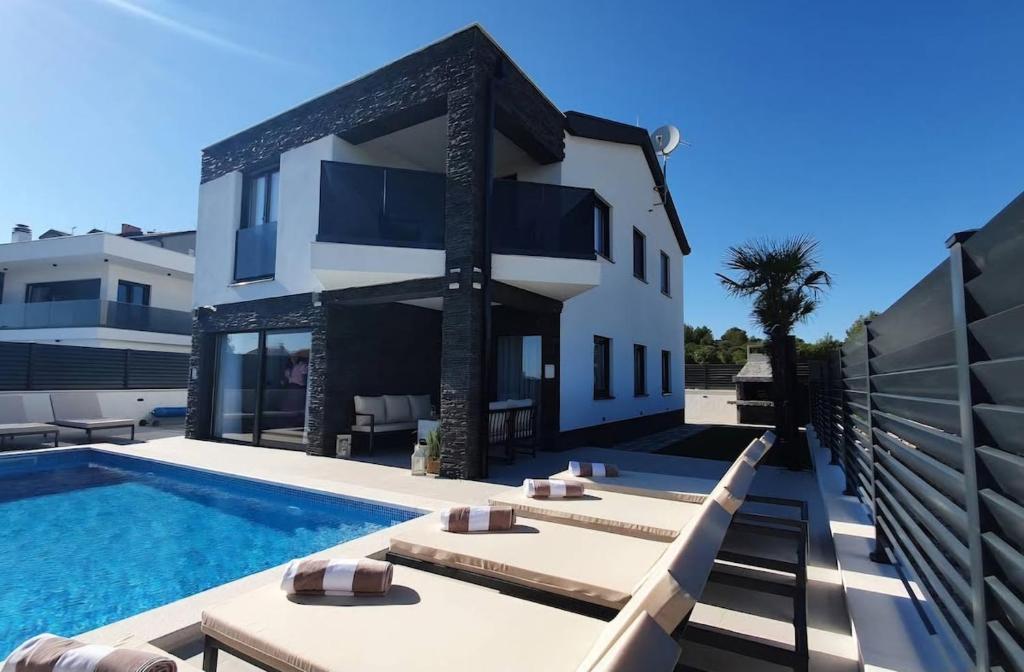 Villa Black Pearl