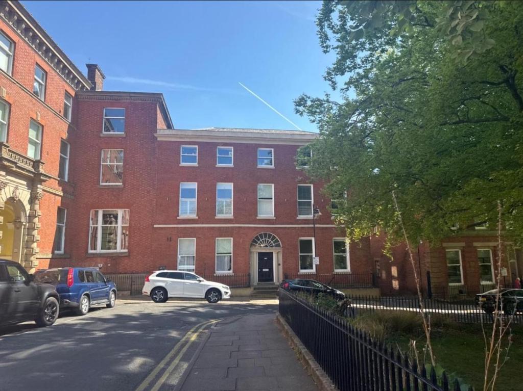 Full Apartment with secure parking great views - Apartment
