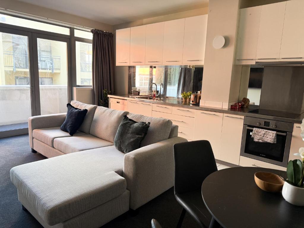 Elegant City Central Living - Resim 16