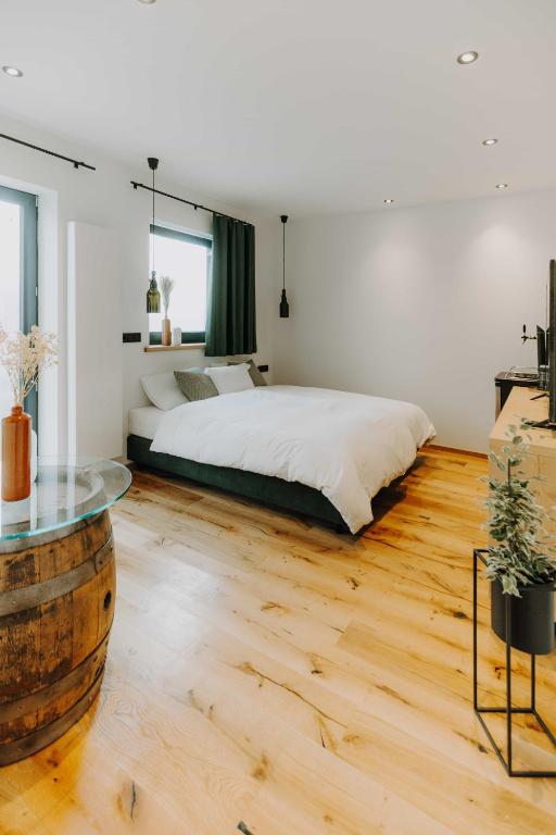 Bierhotel - Double Room With Balcony