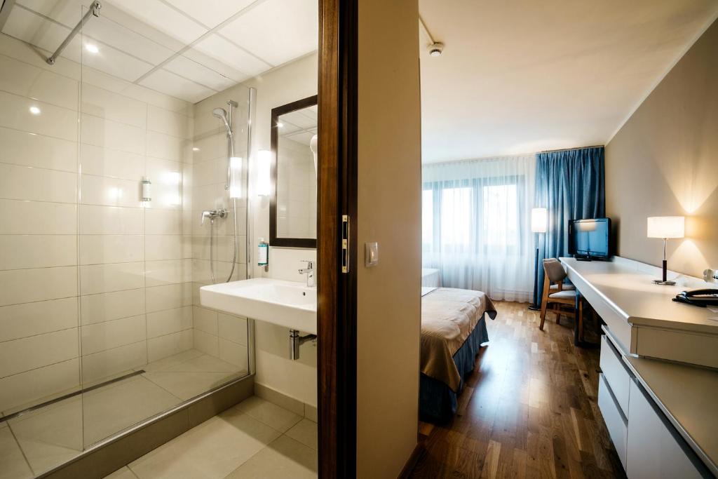 Omega Hotel - Standard Double Room