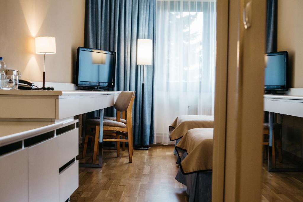 Omega Hotel - Superior Twin Room With Lake View