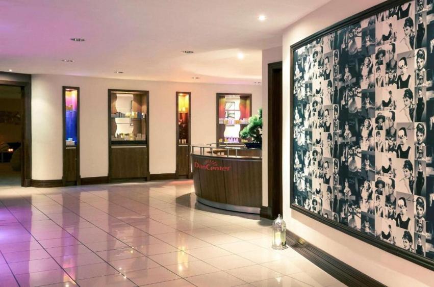 Φωτογραφία από το άλμπουμ του Central Cardiff Signature Collection by Dancenter στο Κάρντιφ