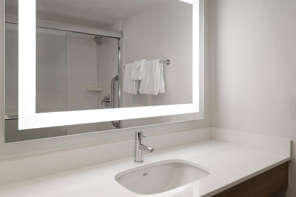 Comfort Inn Denver Central - 