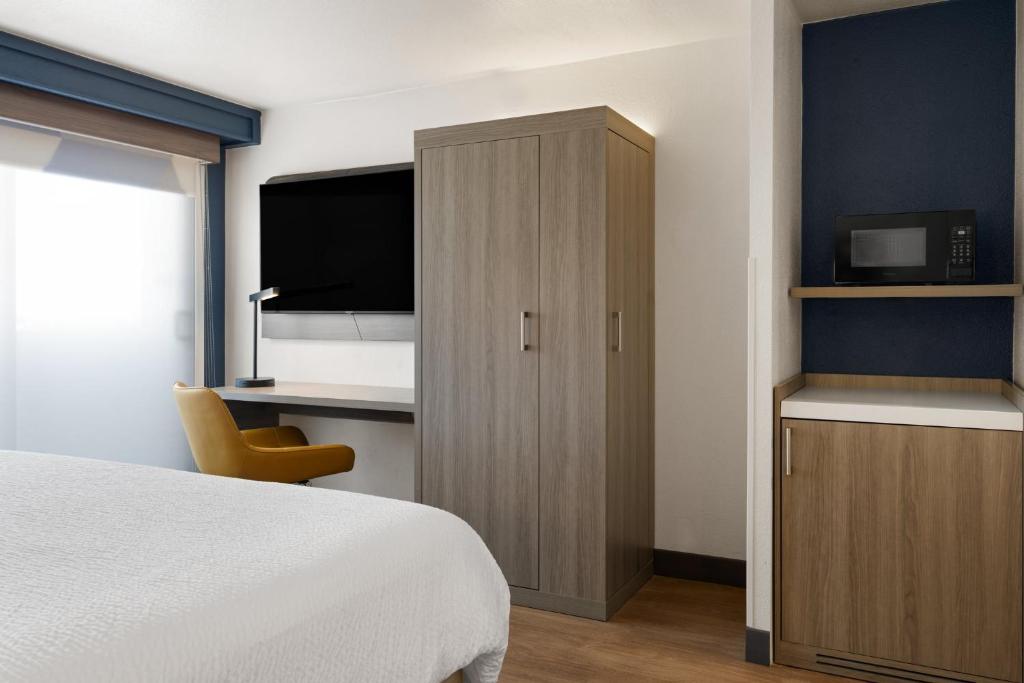 Comfort Inn Denver Central - 