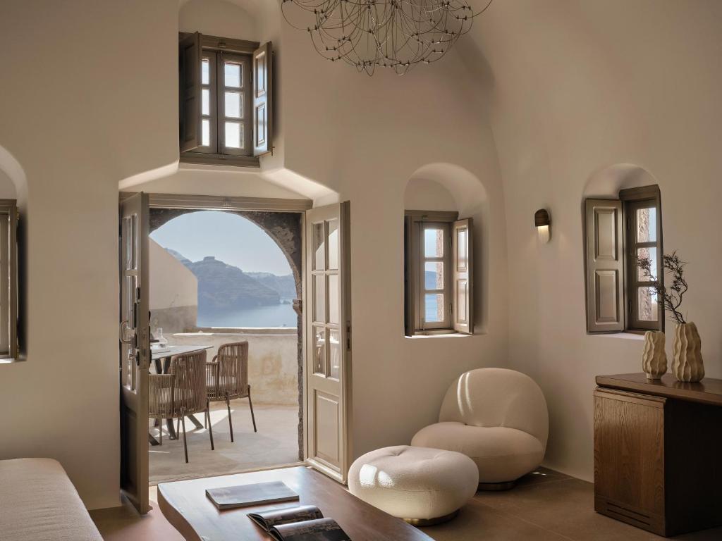 Two-Bedroom Suite with Caldera View
