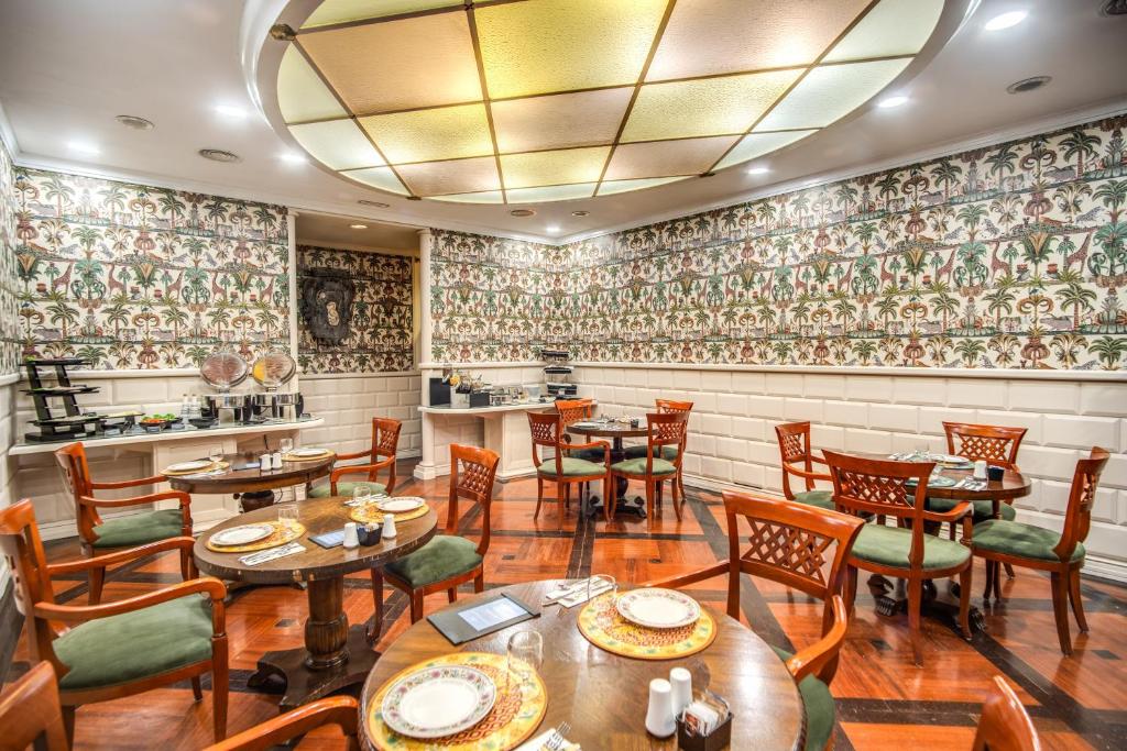 The Britannia Hotel - Resim 14