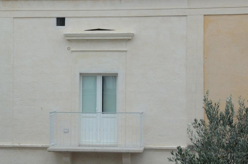 Lamia Room Rentals - 17