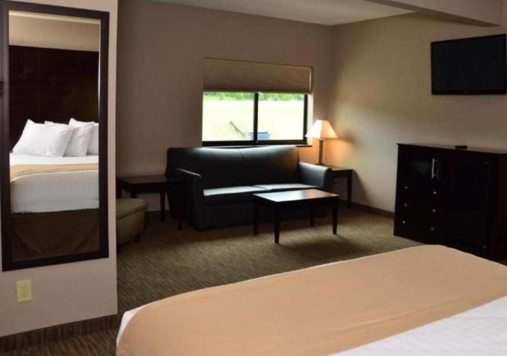 Qube Hotel - Polk City photo