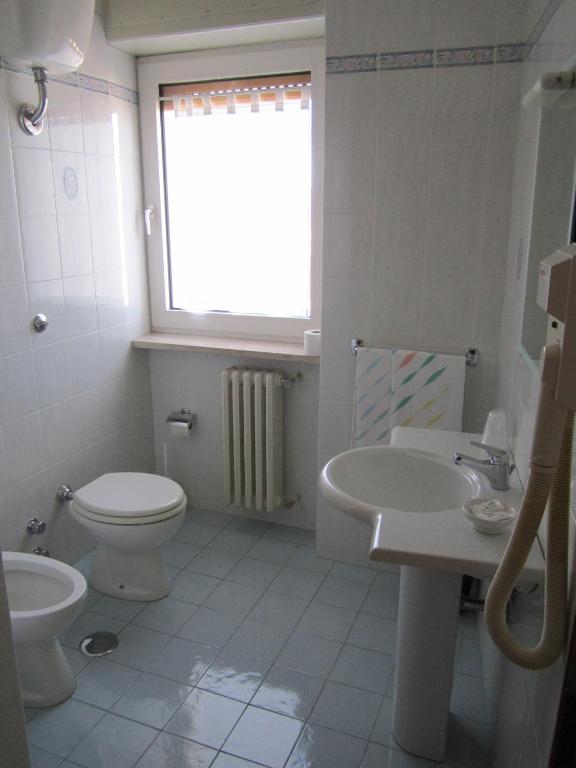 Koupelna v ubytování Tourist Hotel